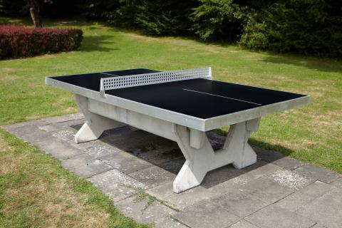 Betonový stůl na stolní tenis