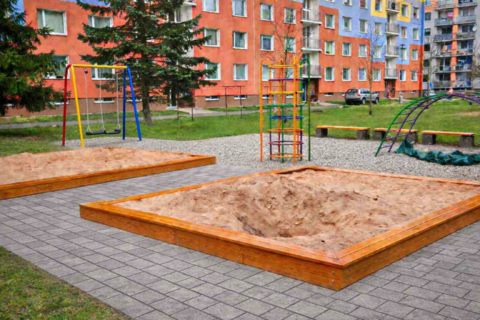 Rekultivace dětského hřiště na sídlišti Řeky mezi čp. 532 a 536
