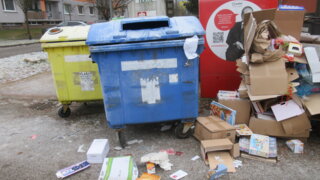 Přesun kontejnerů na směsný odpad za čp. 536-539 v Bavlnářské ulici