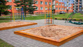 Rekultivace dětského hřiště na sídlišti Řeky mezi čp. 532 a 536